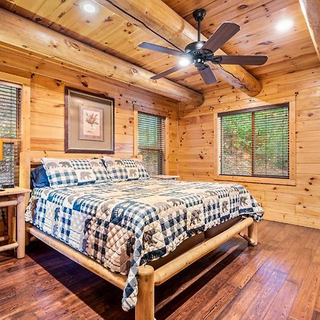 Relaxation Retreat - Pickleball Cabin - Wi-Fi, Fire Pit With Bar, Ev, Game Room, Hot Tub, Pool Access - Mins To Pf Sevierville Exterior foto