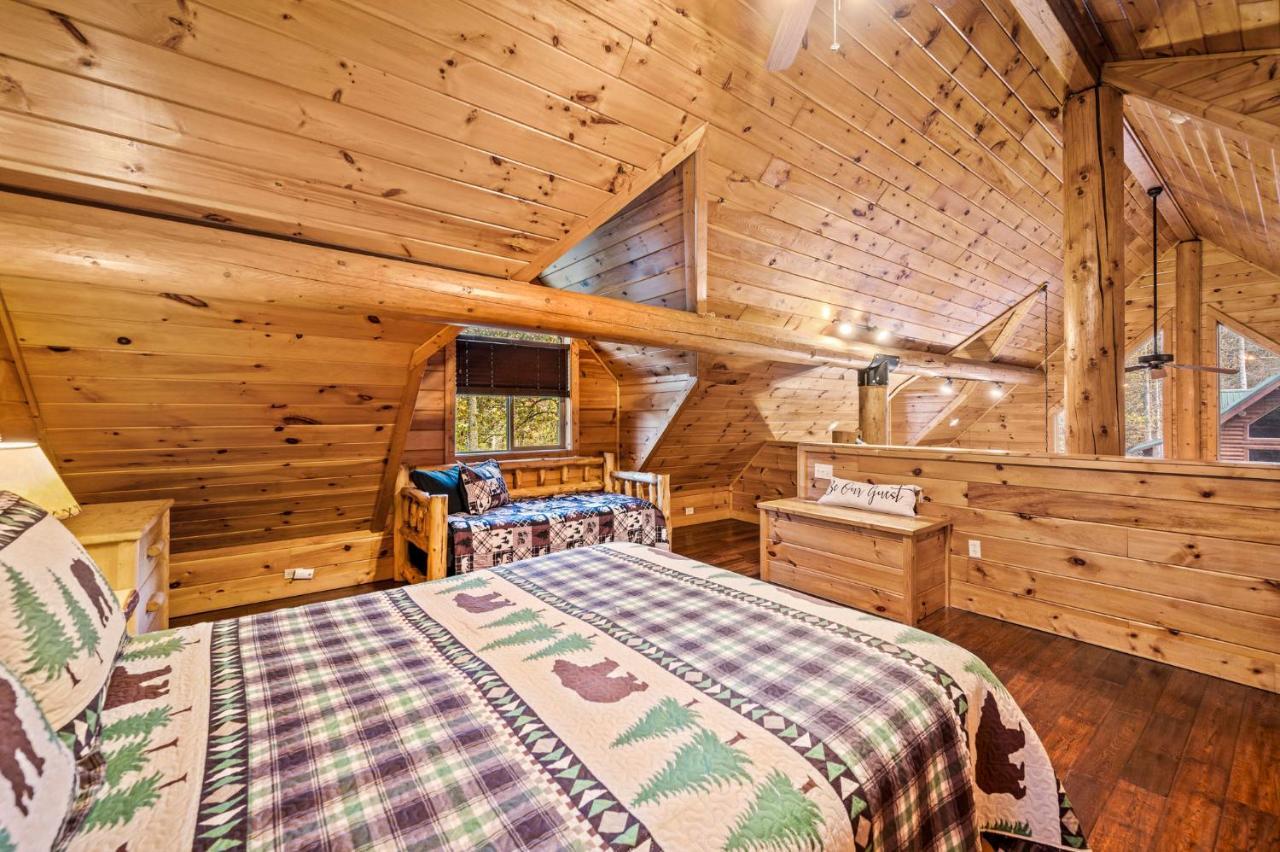 Relaxation Retreat - Large Family Cabin - Wifi, Fire Pit, Game Room With Pool Table And More Sevierville Exterior foto