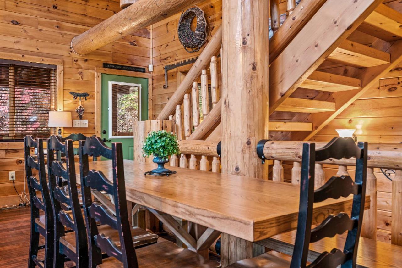 Relaxation Retreat - Large Family Cabin - Wifi, Fire Pit, Game Room With Pool Table And More Sevierville Exterior foto