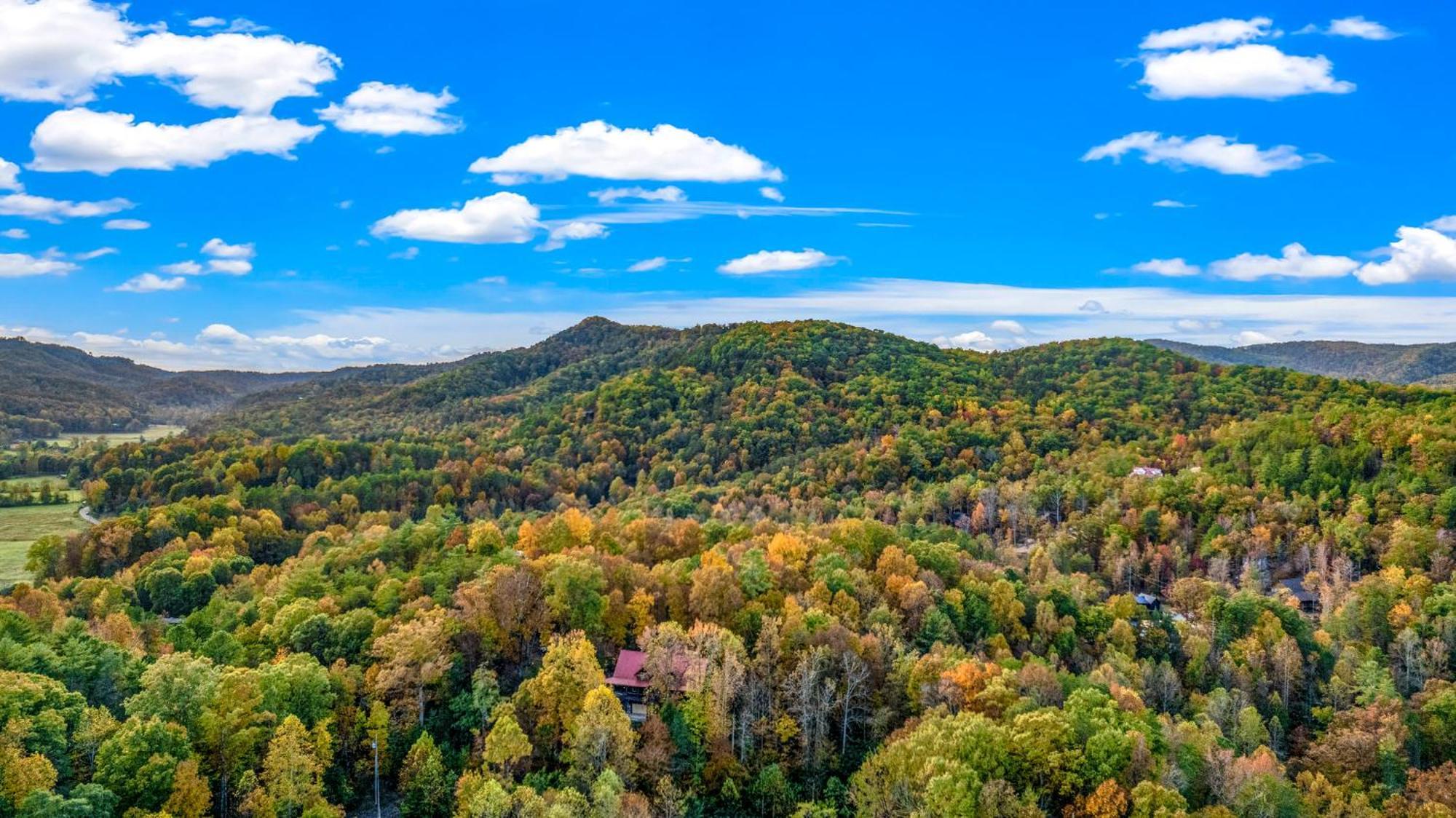 Relaxation Retreat - Large Family Cabin - Wifi, Fire Pit, Game Room With Pool Table And More Sevierville Exterior foto