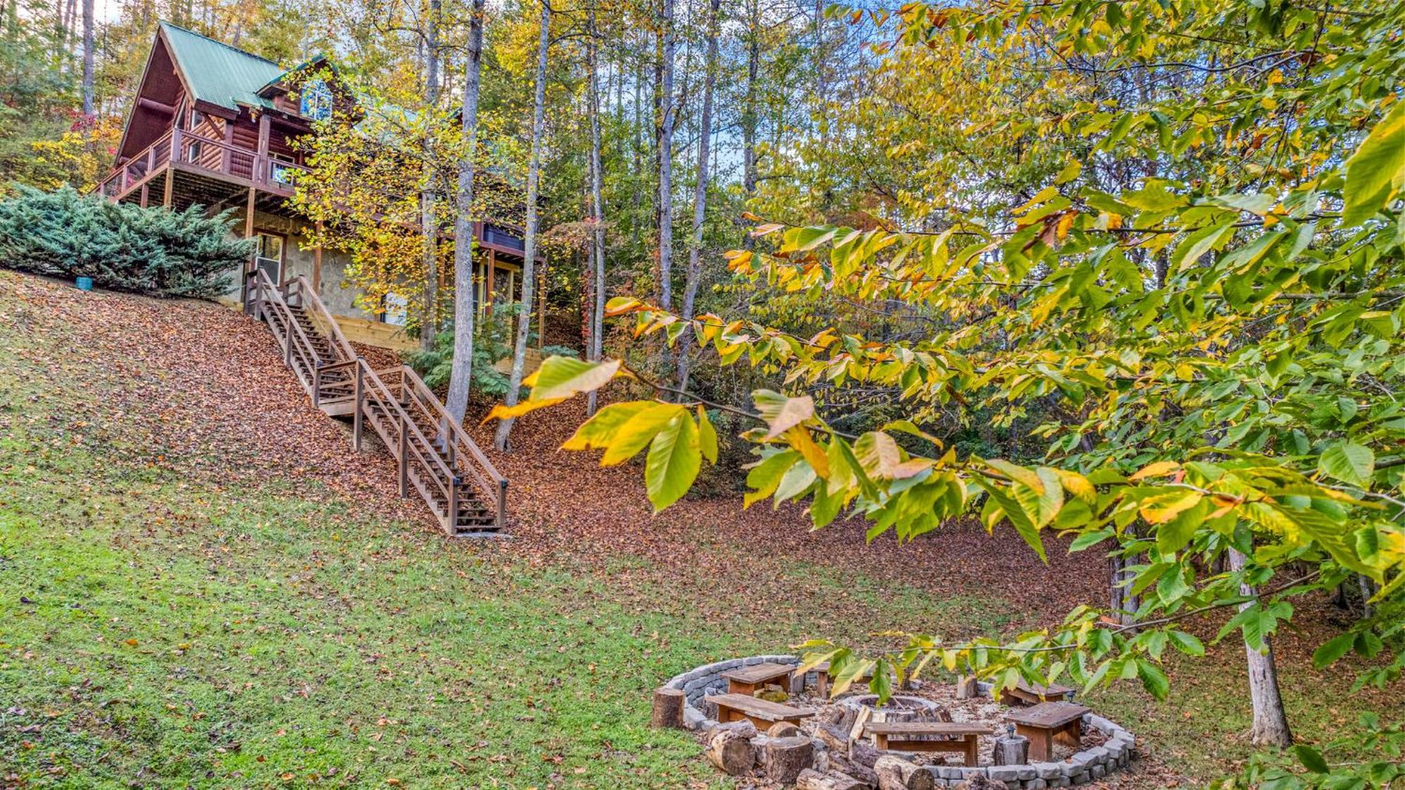 Relaxation Retreat - Large Family Cabin - Wifi, Fire Pit, Game Room With Pool Table And More Sevierville Exterior foto