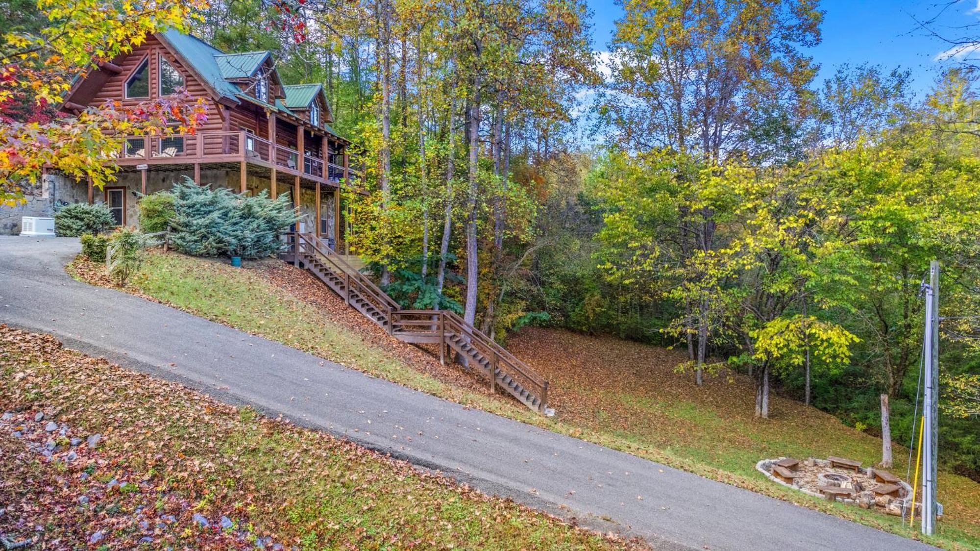 Relaxation Retreat - Large Family Cabin - Wifi, Fire Pit, Game Room With Pool Table And More Sevierville Exterior foto