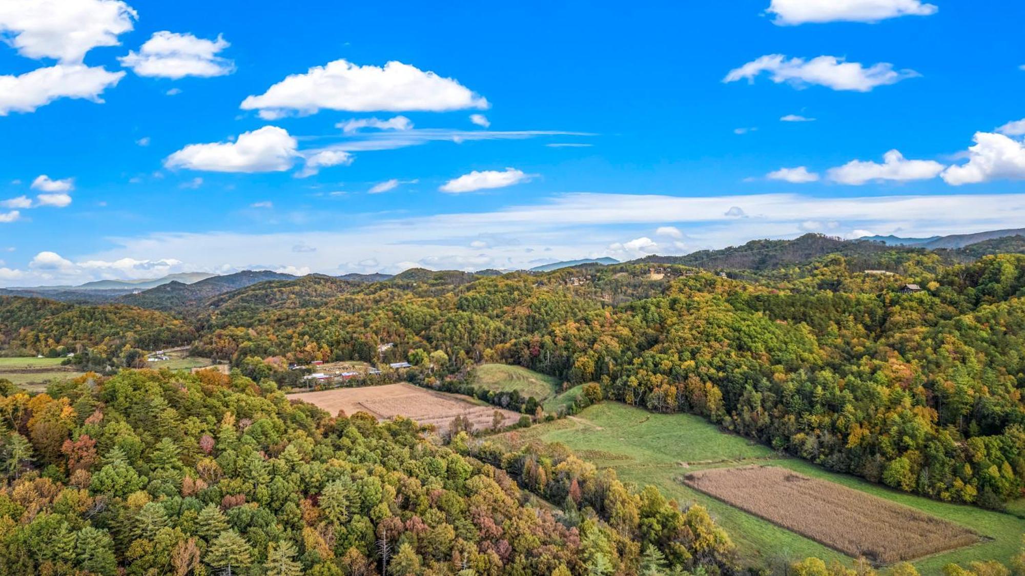 Relaxation Retreat - Large Family Cabin - Wifi, Fire Pit, Game Room With Pool Table And More Sevierville Exterior foto