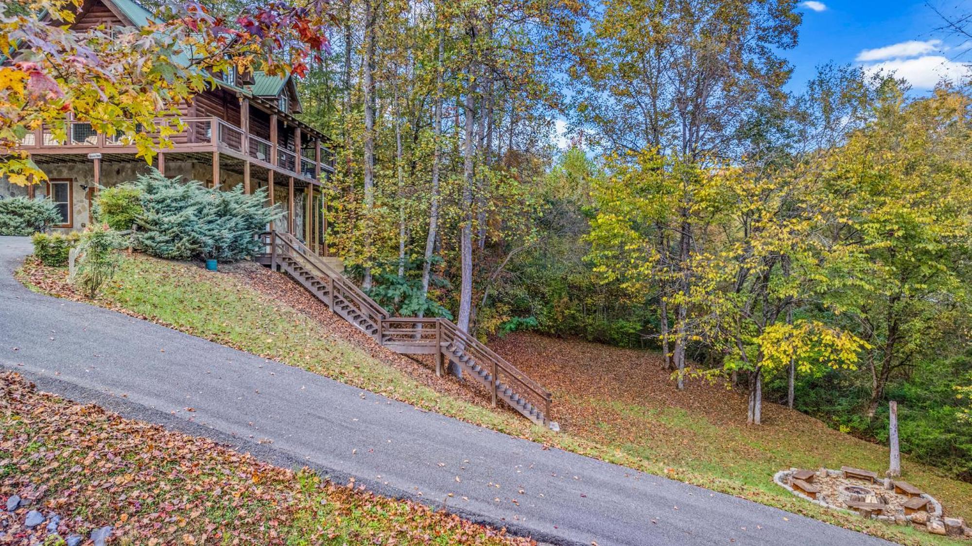 Relaxation Retreat - Large Family Cabin - Wifi, Fire Pit, Game Room With Pool Table And More Sevierville Exterior foto