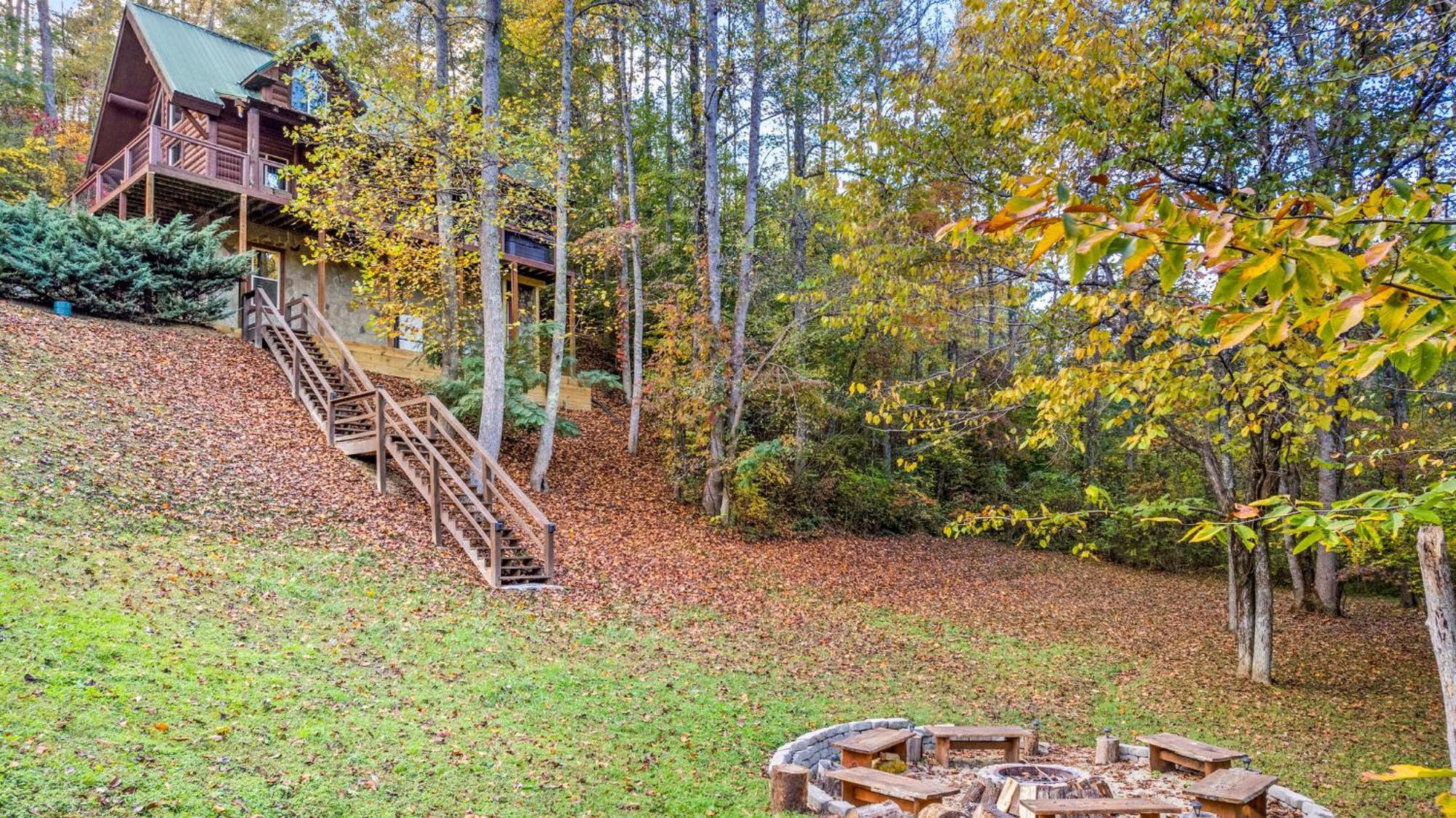 Relaxation Retreat - Large Family Cabin - Wifi, Fire Pit, Game Room With Pool Table And More Sevierville Exterior foto