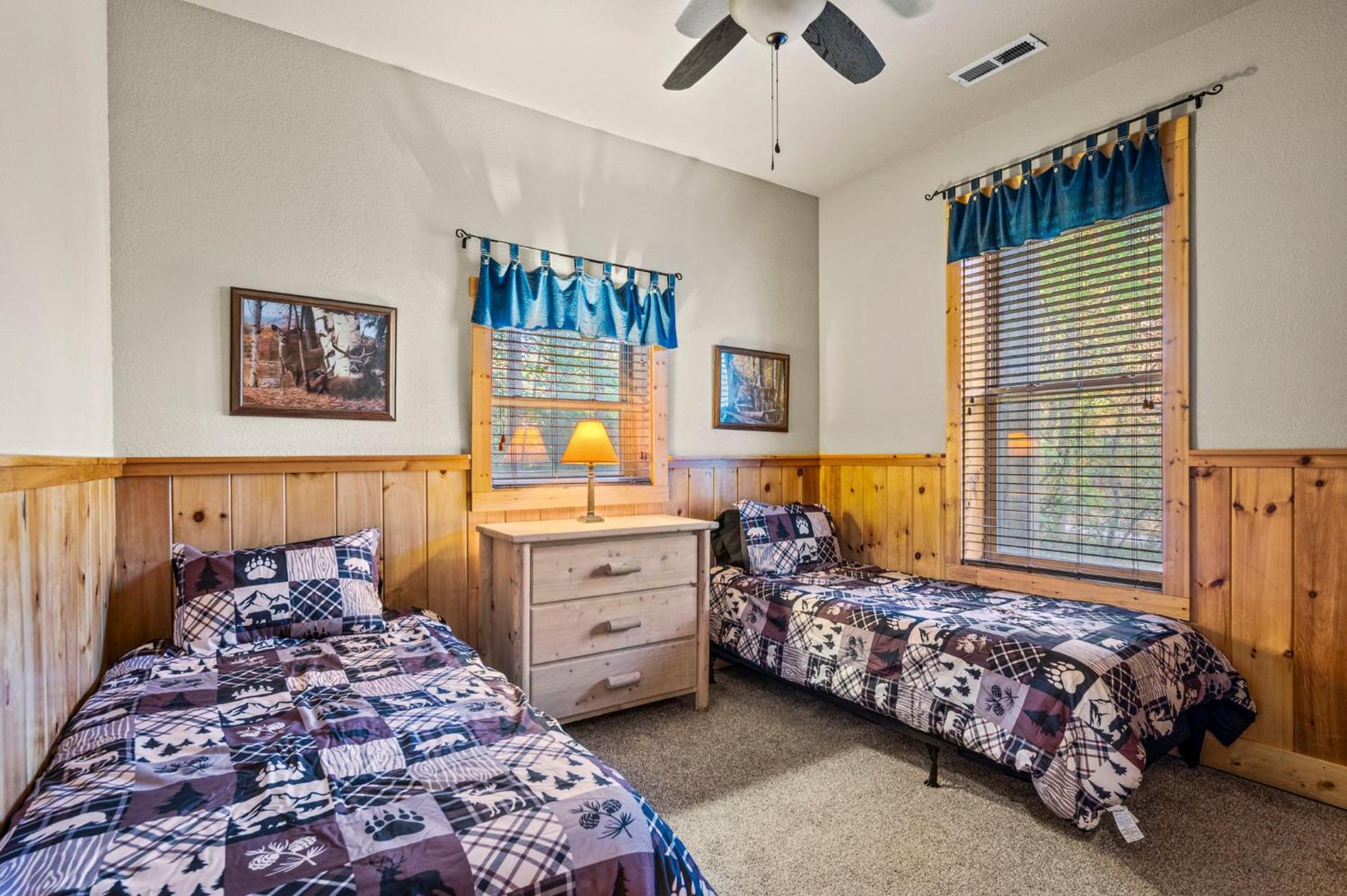 Relaxation Retreat - Pickleball Cabin - Wi-Fi, Fire Pit With Bar, Ev, Game Room, Hot Tub, Pool Access - Mins To Pf Sevierville Exterior foto